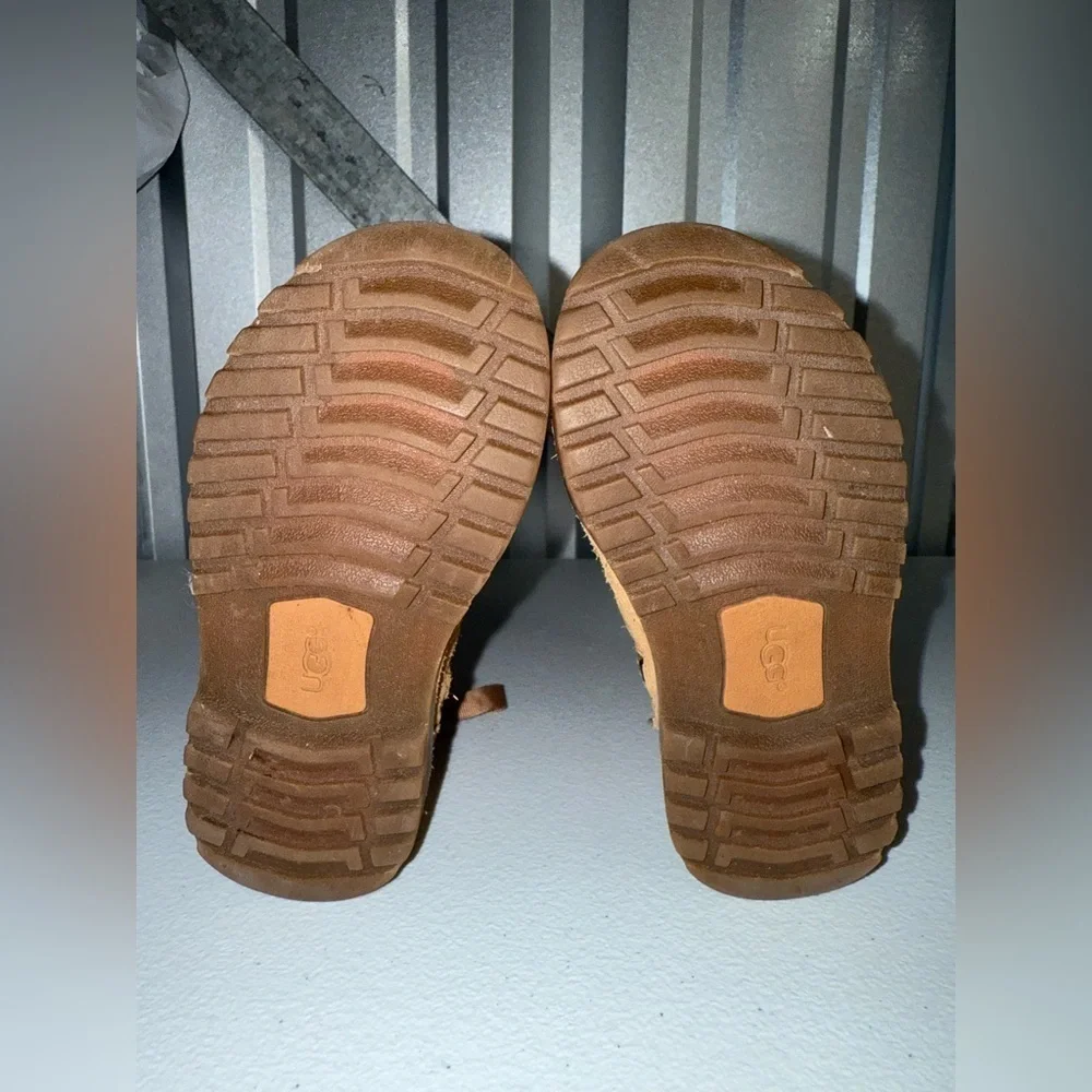 Ugg girl boots size 9